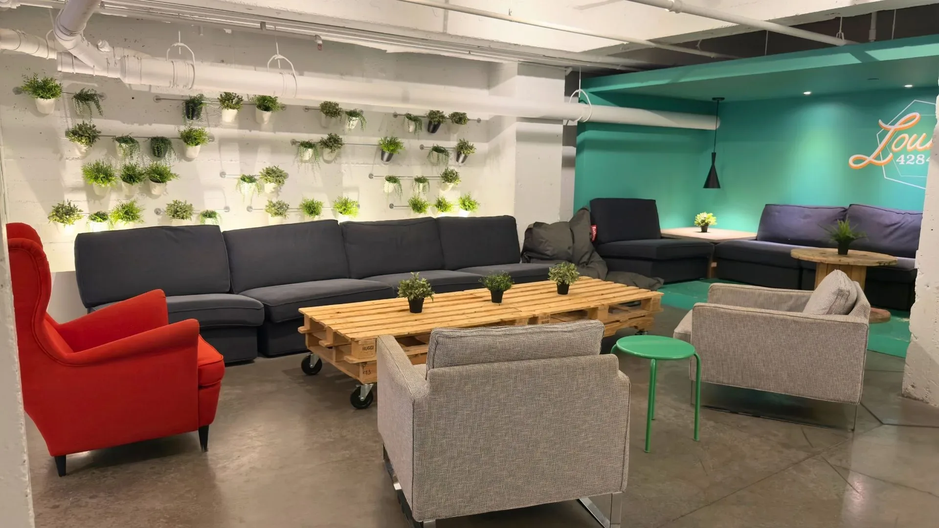 Lounge 1