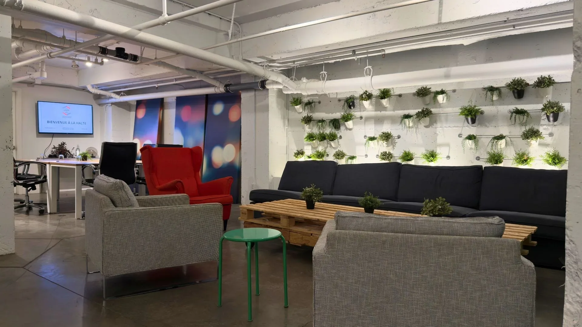 Lounge 4
